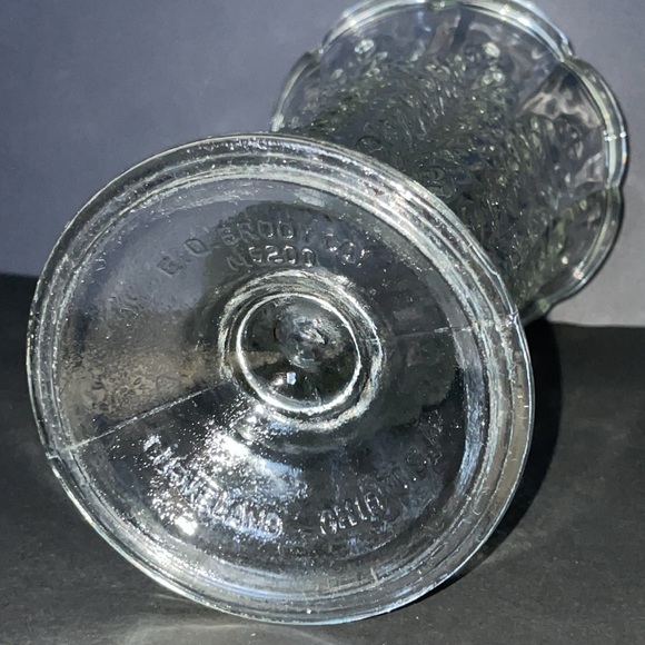 EO Brody Footed Glass Vase USA Vintage Floral Collectible Glassware - Picture 6 of 8